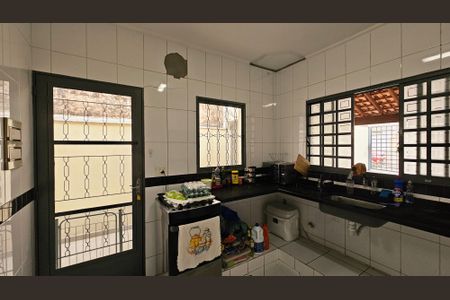 Cozinha de casa para alugar com 3 quartos, 150m² em Loteamento Ermida, Jundiaí