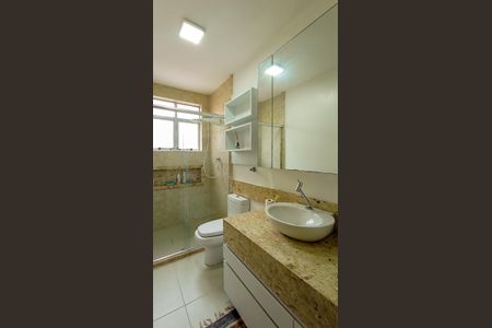 Banheiro de apartamento à venda com 1 quarto, 60m² em Moinhos de Vento, Porto Alegre