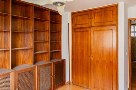 Apartamento à venda com 165m², 4 quartos e 2 vagasQuarto 3