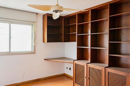Apartamento à venda com 165m², 4 quartos e 2 vagasQuarto 3