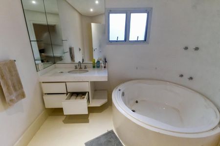 Apartamento para alugar com 441m², 4 quartos e 5 vagasBanheiro da Suíte 3
