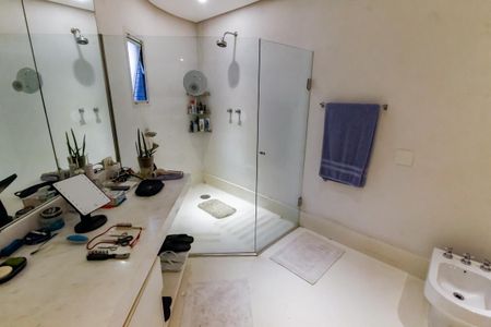 Apartamento para alugar com 441m², 4 quartos e 5 vagasBanheiro da Suíte 1