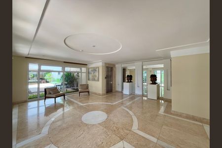 Apartamento à venda com 185m², 4 quartos e 3 vagasHall Social Bloco  