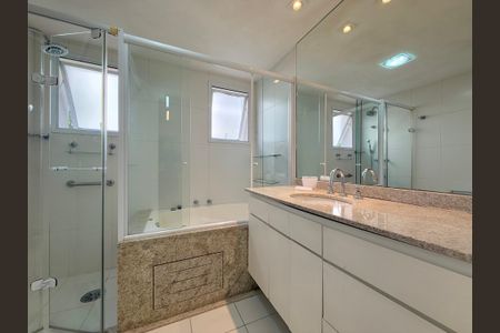 Apartamento à venda com 185m², 4 quartos e 3 vagasBanheiro Suíte 1