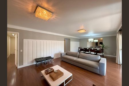 Apartamento à venda com 185m², 4 quartos e 3 vagasSala