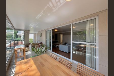 Apartamento à venda com 185m², 4 quartos e 3 vagasVaranda 