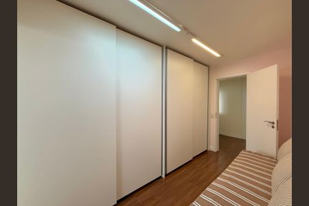 Apartamento à venda com 185m², 4 quartos e 3 vagasCloset Suíte 1