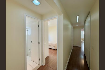 Apartamento à venda com 185m², 4 quartos e 3 vagasCorredor Quartos 