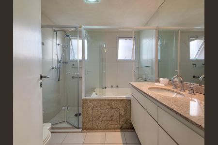 Apartamento à venda com 185m², 4 quartos e 3 vagasBanheiro Suíte 1