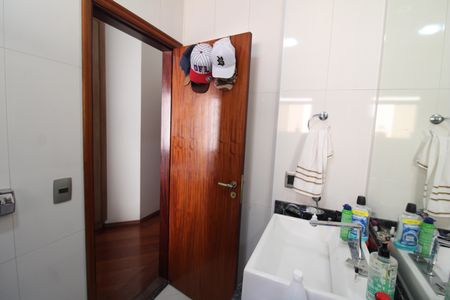 Casa à venda com 388m², 6 quartos e 6 vagasQuarto 3 - Banheiro