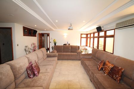 Casa à venda com 388m², 6 quartos e 6 vagasSala 1