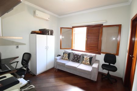 Casa à venda com 388m², 6 quartos e 6 vagasQuarto 2