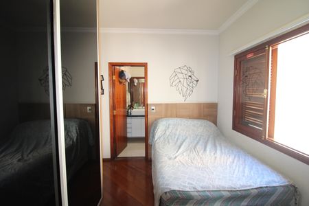 Casa à venda com 388m², 6 quartos e 6 vagasQuarto 3