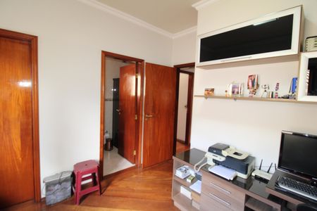 Casa à venda com 388m², 6 quartos e 6 vagasQuarto 2