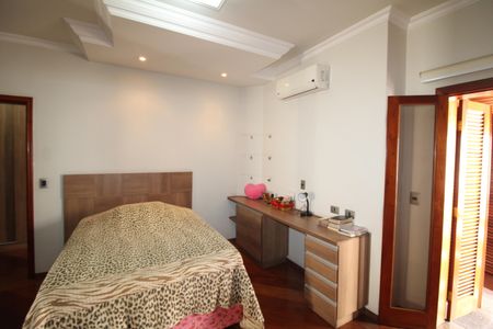 Casa à venda com 388m², 6 quartos e 6 vagasQuarto 4