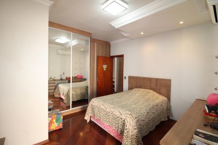 Casa à venda com 388m², 6 quartos e 6 vagasQuarto 4