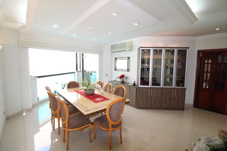 Casa à venda com 388m², 6 quartos e 6 vagasSala de Jantar