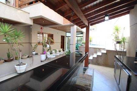 Casa à venda com 388m², 6 quartos e 6 vagasÁrea de Lazer