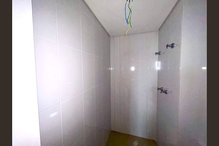 Apartamento para alugar com 61m², 2 quartos e 1 vaga Apartamento para alugar com 61m², 2 quartos e 1 vagaBanheiro da Suíte