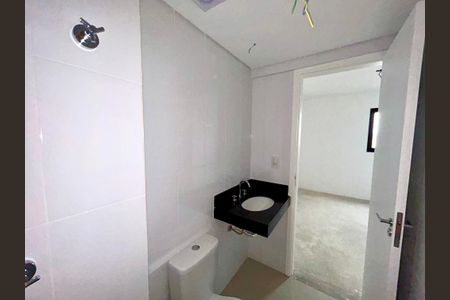 Apartamento para alugar com 61m², 2 quartos e 1 vaga Apartamento para alugar com 61m², 2 quartos e 1 vagaBanheiro da Suíte