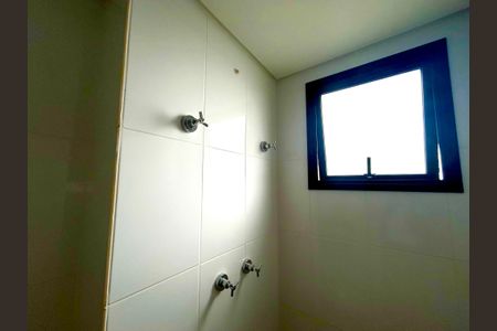 Apartamento para alugar com 61m², 2 quartos e 1 vaga Apartamento para alugar com 61m², 2 quartos e 1 vagaBanheiro 1