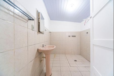 Casa para alugar com 60m², 1 quarto e 2 vagasBanheiro 