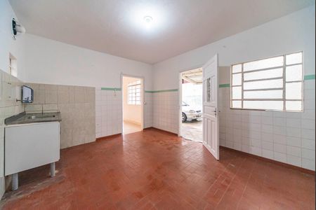 Casa para alugar com 60m², 1 quarto e 2 vagasCozinha 