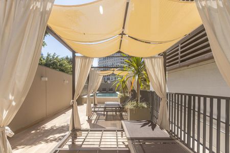 Apartamento à venda com 24m², 1 quarto e sem vagaÁrea comum - Piscina