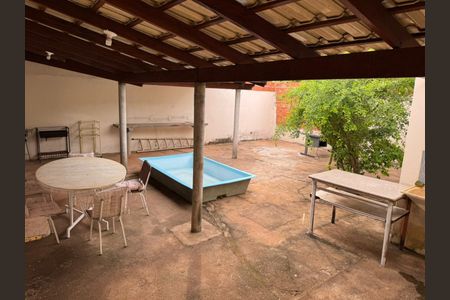 Casa para alugar com 150m², 3 quartos e 6 vagas Casa para alugar com 150m², 3 quartos e 6 vagasVaranda - Quintal