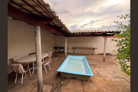 Casa para alugar com 150m², 3 quartos e 6 vagas Casa para alugar com 150m², 3 quartos e 6 vagasVaranda - Quintal