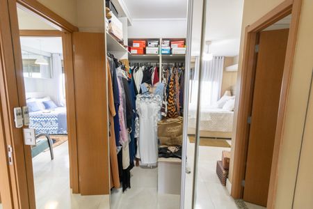 Apartamento à venda com 130m², 3 quartos e 2 vagasCloset da suíte
