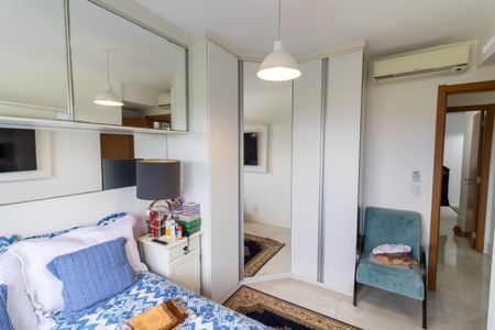 Apartamento à venda com 130m², 3 quartos e 2 vagasSuíte 1