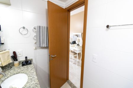 Apartamento à venda com 130m², 3 quartos e 2 vagasBanheiro da Suíte