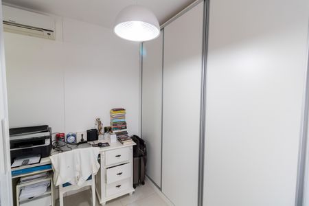 Apartamento à venda com 130m², 3 quartos e 2 vagasSuíte 2
