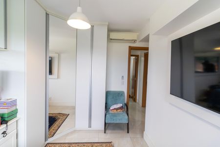 Apartamento à venda com 130m², 3 quartos e 2 vagasSuíte 1