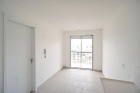 Sala e cozinha de apartamento para alugar com 1 quarto, 29m² em Guaiauna, São Paulo