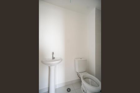 Banheiro da suíte de apartamento para alugar com 1 quarto, 29m² em Guaiauna, São Paulo