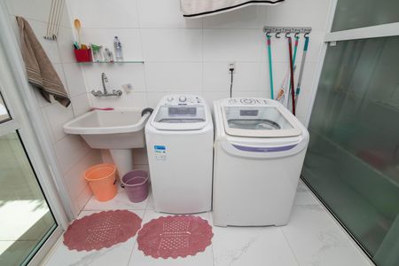 Casa de condomínio para alugar com 340m², 5 quartos e 4 vagasÁrea de Serviço