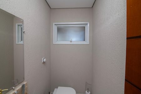 Casa de condomínio para alugar com 340m², 5 quartos e 4 vagasLavabo