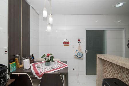 Casa de condomínio para alugar com 340m², 5 quartos e 4 vagasCozinha