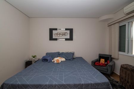 Casa de condomínio para alugar com 340m², 5 quartos e 4 vagasSuíte