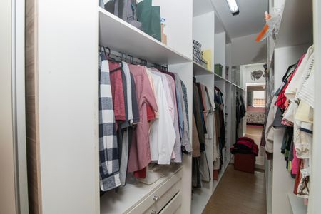 Casa de condomínio para alugar com 340m², 5 quartos e 4 vagasCloset Suíte 5