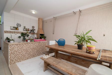 Casa de condomínio para alugar com 340m², 5 quartos e 4 vagasChurrasqueira