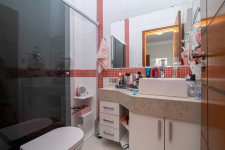 Casa de condomínio para alugar com 340m², 5 quartos e 4 vagasBanheiro da Suíte 2