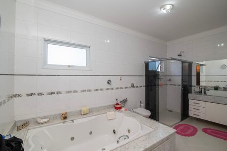 Casa de condomínio para alugar com 340m², 5 quartos e 4 vagasBanheiro da Suíte 5