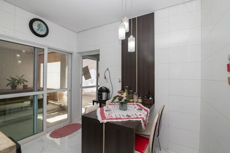 Casa de condomínio para alugar com 340m², 5 quartos e 4 vagasCozinha