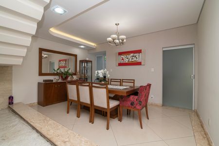 Casa de condomínio para alugar com 340m², 5 quartos e 4 vagasSala de Jantar