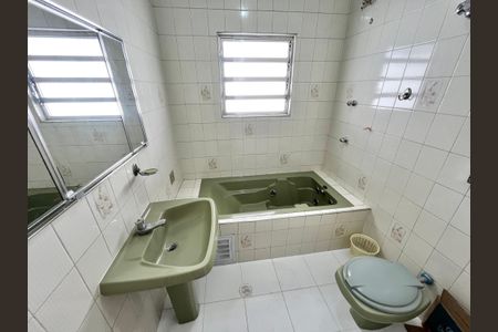 Casa para alugar com 155m², 3 quartos e 1 vaga Casa para alugar com 155m², 3 quartos e 1 vagaBanheiro da Suíte