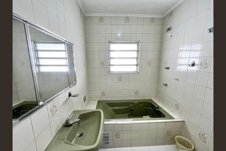 Casa para alugar com 155m², 3 quartos e 1 vaga Casa para alugar com 155m², 3 quartos e 1 vagaBanheiro da Suíte