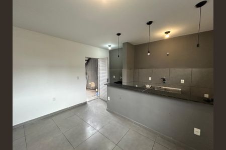 Sala/Cozinha de casa para alugar com 1 quarto, 42m² em Bento Ribeiro, Rio de Janeiro